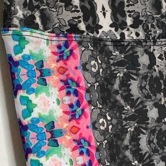 PrAna Roxanne Hydrobloom Capri Crop Leggings size M~NWOT$4.99 Ships! Made in USA - Picture 8 of 10